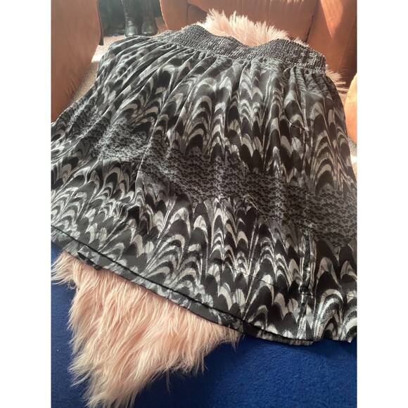 Banana Republic Black and Gray Mini Skirt Medium With Pockets - Picture 3 of 9